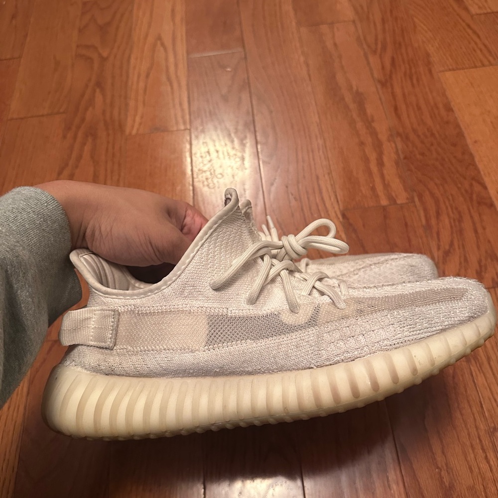 Yeezy Boost 350 V2 Sneakers